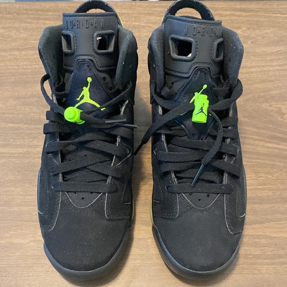 JORDAN 6 Retro Size 5.5Y - Picture 2 of 12